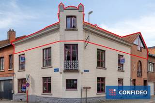 Op een uiterst centrale ligging, op wandelafstand van het bruisende stadscentrum en alle nodige voorzieningen, bevindt zich dit ruime appartement,...