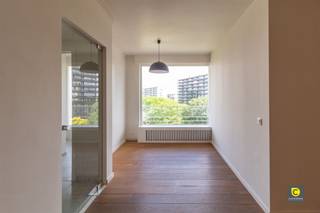Riant 6 slaapkamer appartement met 2 badkamers en 2 terrassen!Dit ruim en lichtrijk appartement van maar liefst 158m² bevindt zich op de 7e...
