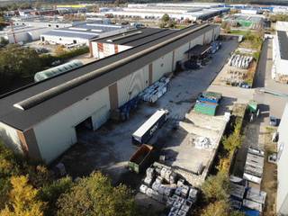 Multifunctioneel bedrijfsgebouw gelegen op het industrieterrein van Oudsbergen (Opglabbeek). Goede verbinding met de E314. Het gebouw bestaat...