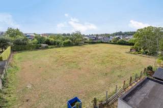 Twee mooie percelen bouwgrond bestemd voor open-bebouwing, type bungalow, in het centrum van Linden.Gelegen in woongebied - niet...