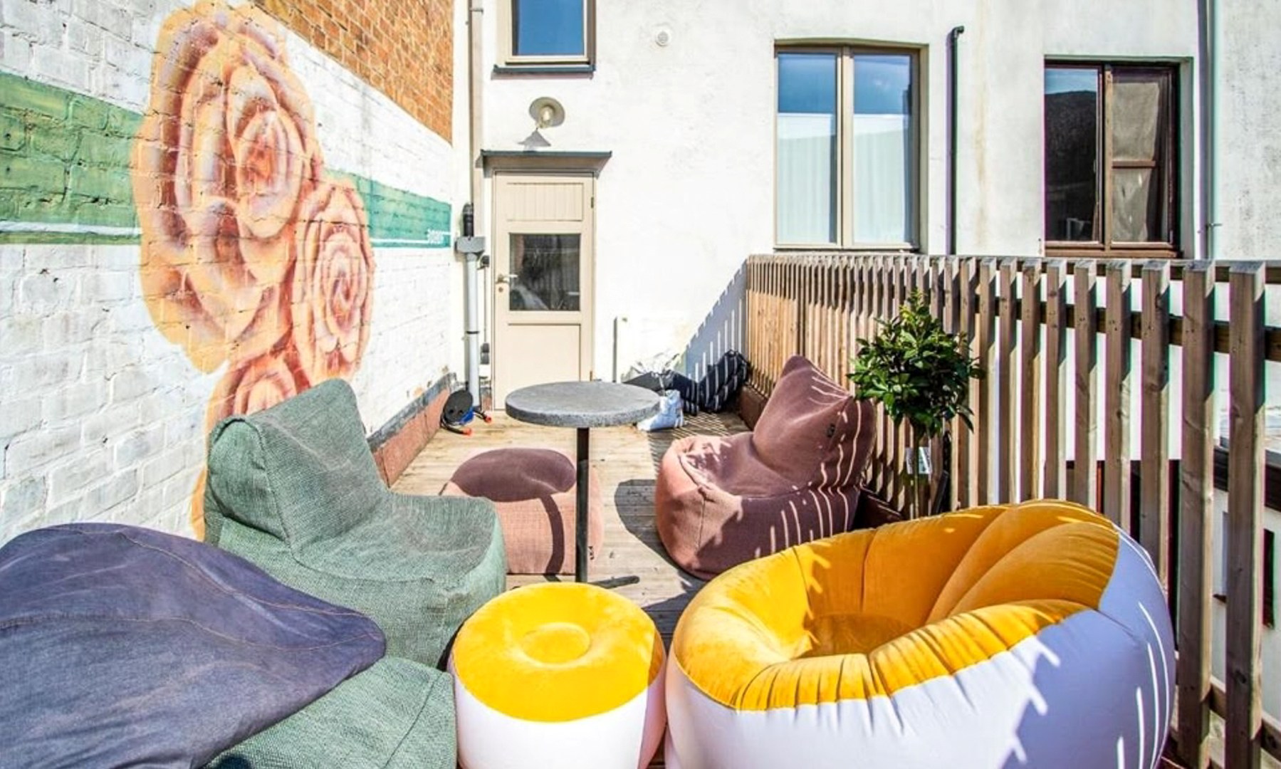 Instapklare, gemeubelde rijwoning met 3 verdiepingen te huur in Oostende - foto 2