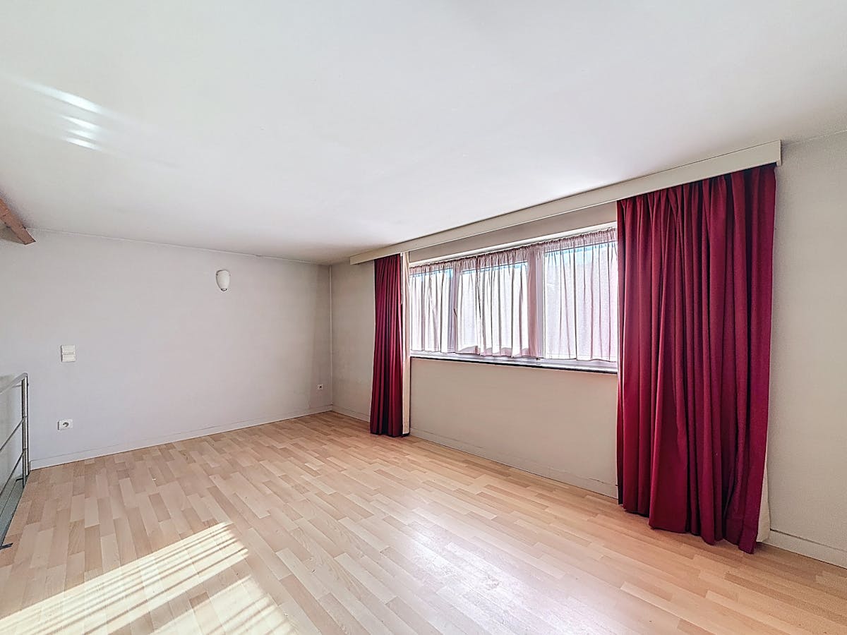 Spacious studio near the station for rent in Antwerp - photo 5