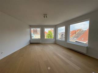 RONSE - Bent u op zoek naar appartement met trendy-look op een toplocatie in Ronse?Dan is dit zeker iets voor u! De belangrijkste troeven in een...
