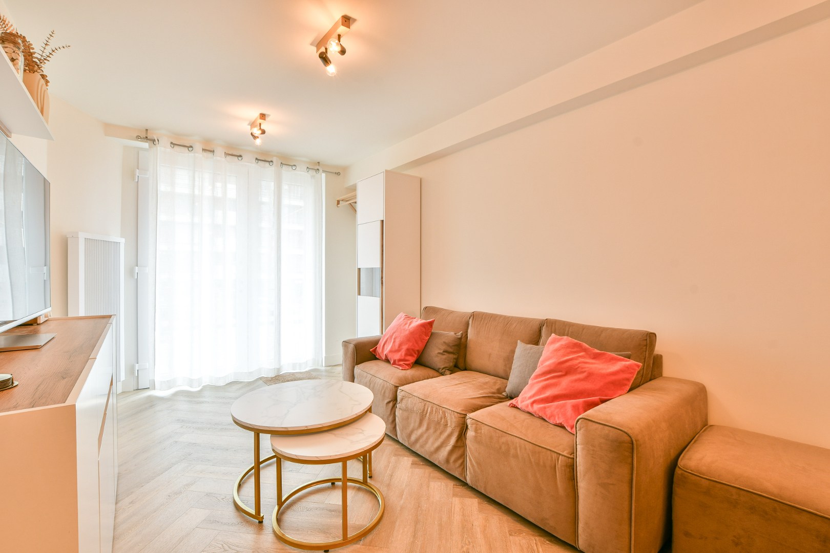 Volledig vernieuwd appartement te koop - achterkant zeedijk Wenduine! - foto 4