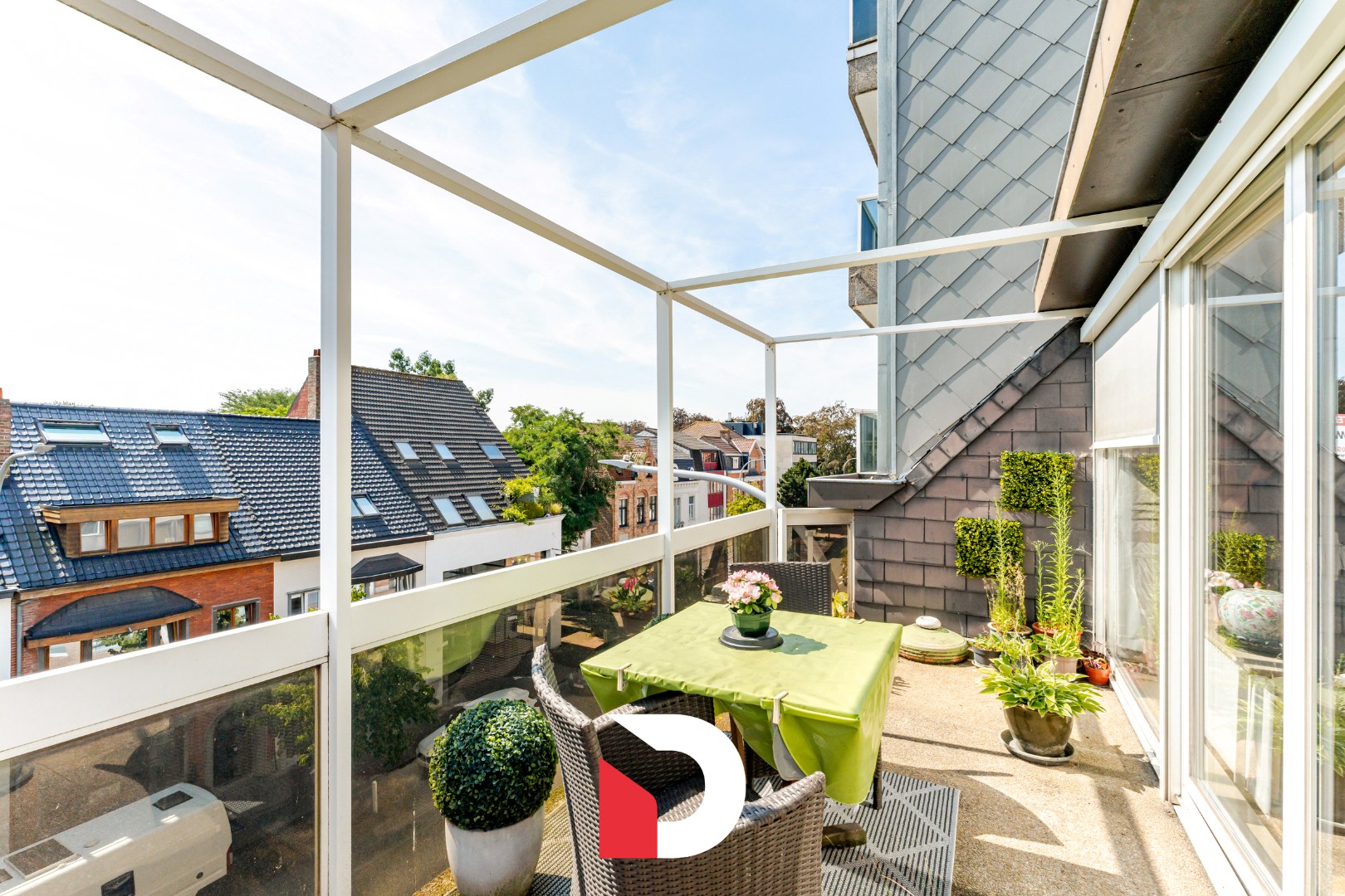 Ruim 3 slaapkamer appartement met terras nabij centrum Brugge - foto 4