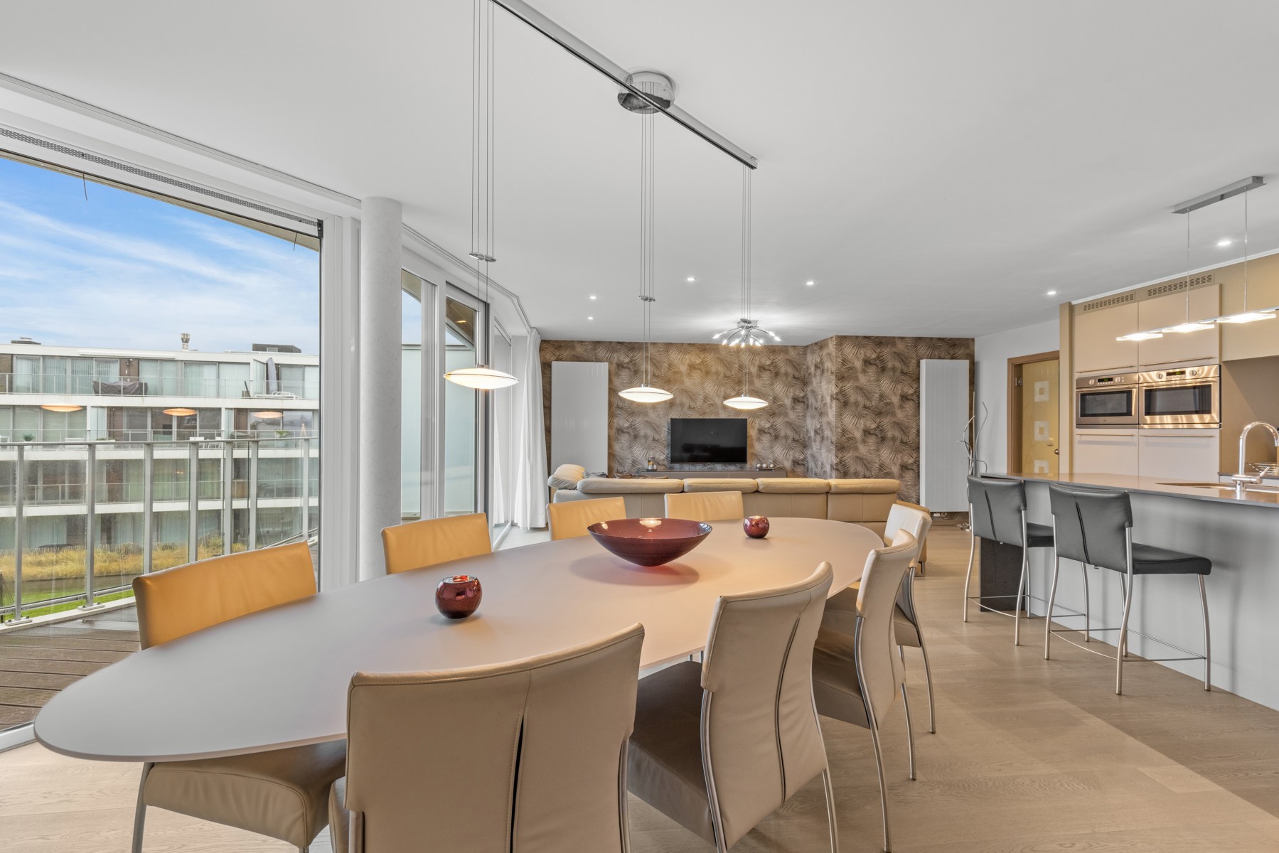 Ruim appartement met 2 terrassen en dubbele garage - foto 1