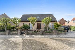 House for sale in Veurne