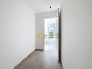 Prachtig nieuwbouwappartement te koop in Wachtebeke.Dit energiezuinige BEN-appartement (Bijna-EnergieNeutraal) biedt een bewoonbare oppervlakte van...