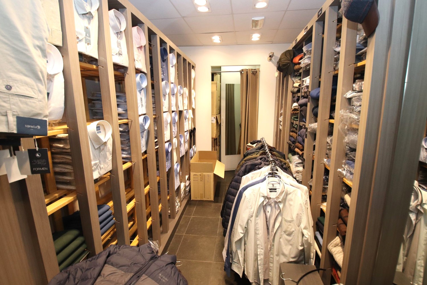 Welgelegen handelshuis met woonst - foto 3