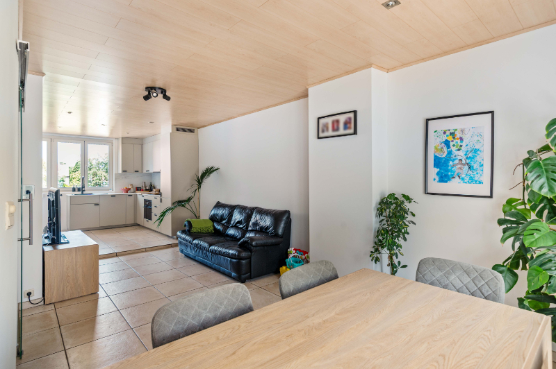 Instapklare gezinswoning met 2, mog. 3 SLK, garage en ruime tuin - foto 5