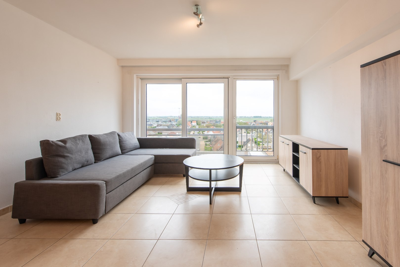 Gezellige lichtrijke studio in een kleine residentie te Raversijde - foto 1