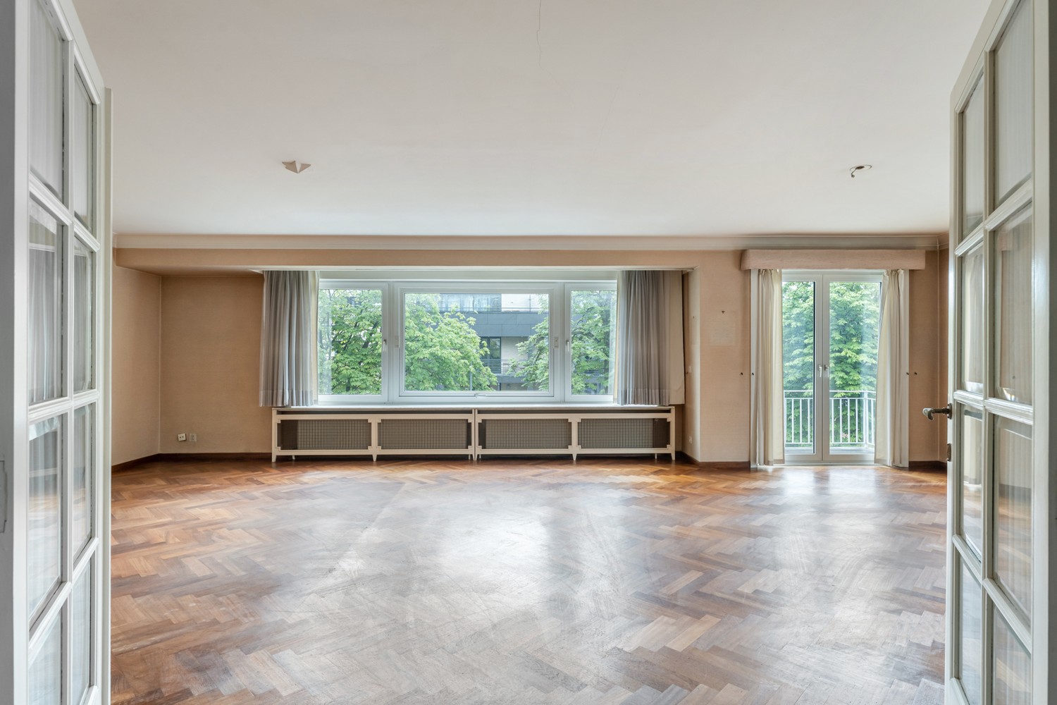 Groot hoekappartement van 150 m² met 3 slaapkamers, garagebox en kelder in hartje Heverlee ! - foto 5