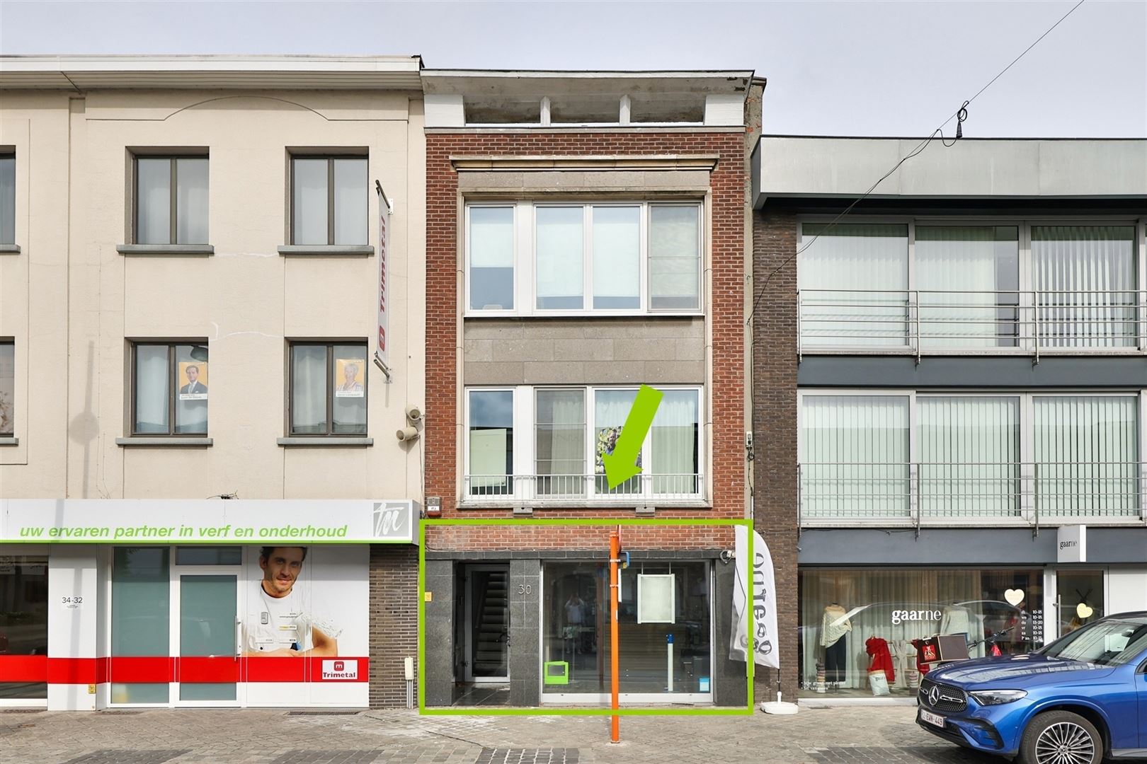 Ruim handelsgelijkvloers met grote tuin in het centrum van Hove - foto 2