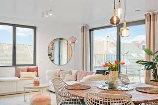 - Ideal location in the center of Ypres: Sportstraat 12 bus 2A- Ready-to-move-in apartment on the second floor- Excellent EPC: label A!- Bright...