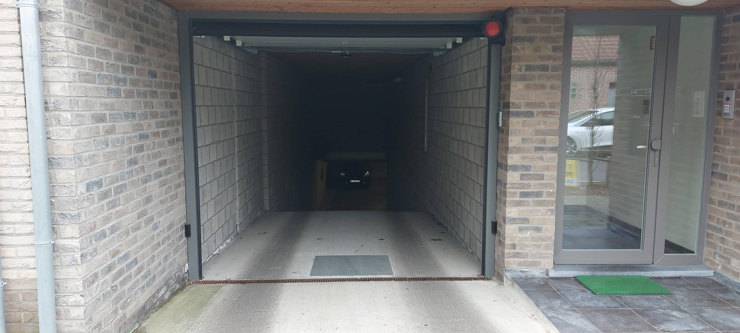 Ondergrondse staanplaats in afgesloten gebouw.  - foto 2