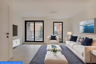 Het duplex appartement met 3 slaapkamers gelegen in een nieuwbouw project met 3 andere wooneenheden - Koekelberg.Ontworpen met de grootste zorg voor gebruiksgemak en kwaliteit van materialen. Beantwoordend aan de laatste energieprestaties dankzij tripel en dubbel glas - Viessmann - vloerverwarming, aanwezigheid van zonnepanelen voor de gemeenschappelijke delen, ...Voor het appartement werd er gekozen voor hoogwaardige toestellen en afwerkingen doorheen het gebouw bieden u een zorgeloos bezit als koper!Op een steenworp van het centrum, Simonis (Metro 2 en 6) + Bus en Tram, Leopold 2 Laan, Elisabethpark, Place Henri Vanhuffel, en alle toegangswegen vlakbij. - Koekelberg.Dit gebouw biedt 3 mooie en goed georiënteerde appartementen, sommigen met balkon, anderen met terras. De afwerkingen zijn duurzaam en kwaliteitsvol. (Miele, Viessmann, AEG, Zanussi, ...) - geblindeerde voordeur, videophone, ...Het appartement van jouw keuze kan worden afgewerkt rekening houdend met jouw wensen.Ondergrondse parking met laadpalen te koop -Kelders zijn inbegrepen.Verkoop onder splitsing van registratierechten op het perceel en BTW van 21% op de constructie. Dit appartement bestaat uit een ruime leefruimte met veel lichtinval met ingerichte open keuken en toegang tot het privatief terras/balkon, 3 slaapkamers, master en-suite, met eigen bad- of douchekamer. Gelieve contact op te nemen met kristof.jonckers@dewaele.com of 02 223 23 23 voor meer info of een bezoek ter plaatse.