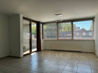 Zonnig en licht appartement aan groene binnentuin in centrum BoechoutHet is aangenaam wonen in Den Heuvelt. Perfect ingepast in een groene...