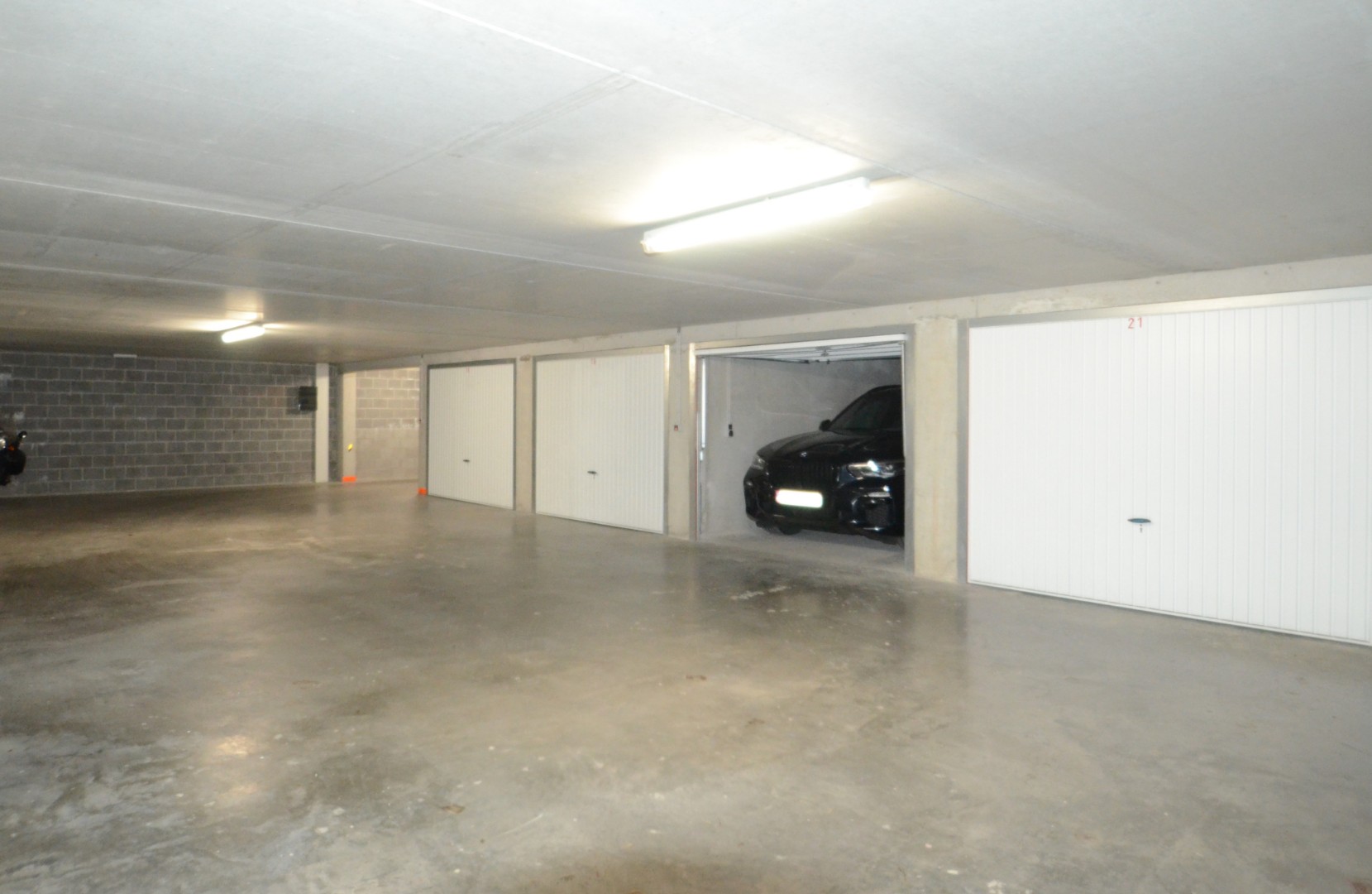 Makkelijk in te rijden garagebox op het gelijkvloers - foto 3