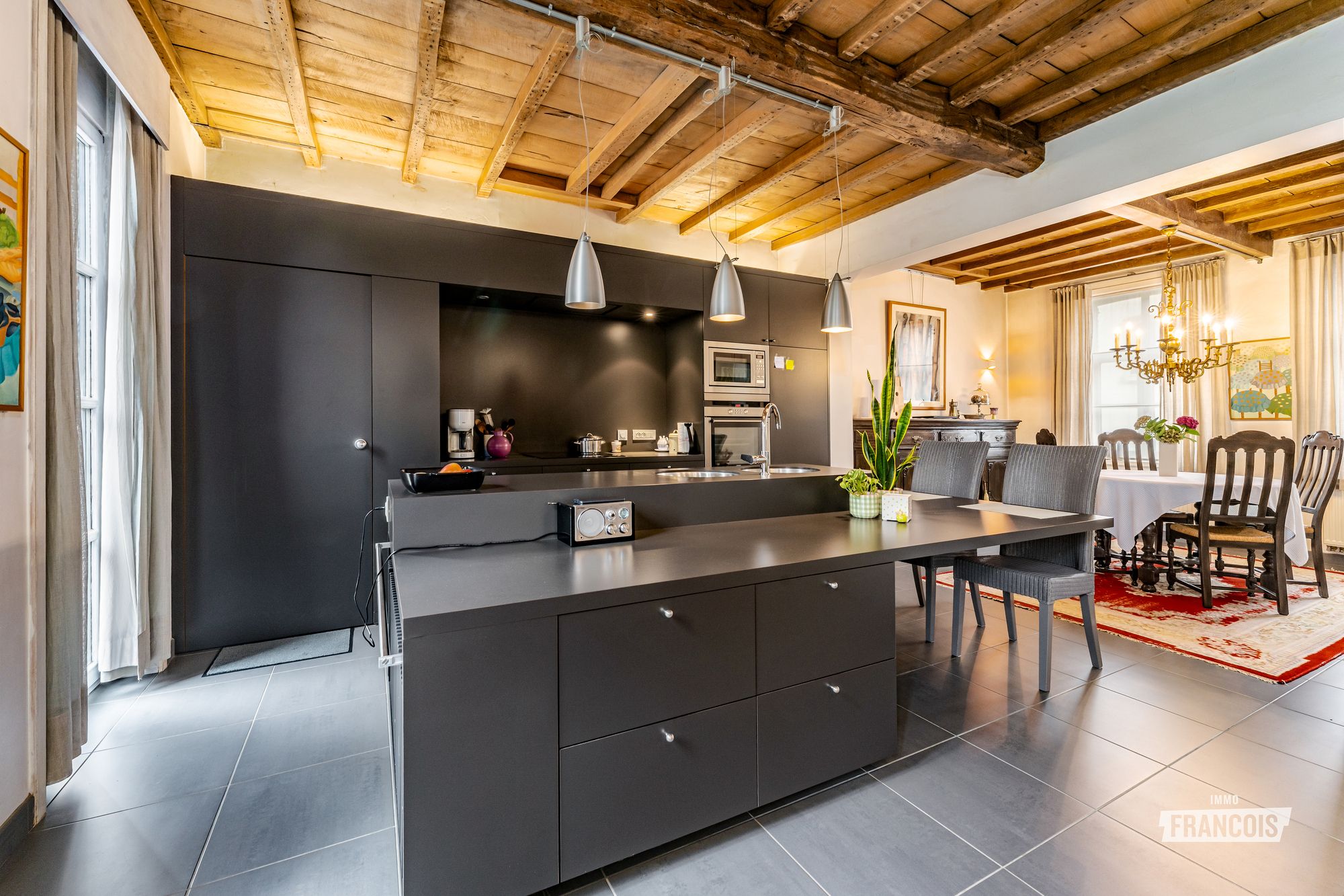 Charmante karakterwoning met 3 tot 4 slaapkamers te Oekene - foto 5