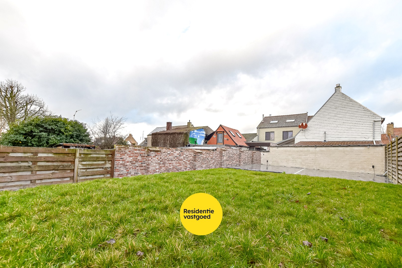 Gezellige halfopen woning met tuin en parking - foto 3