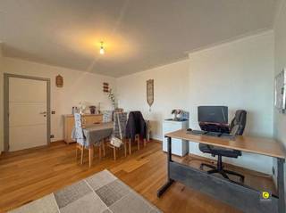 2-SLAAPKAMERAPPARTEMENT MET GROOT TERRAS EN PANORAMISCH UITZICHTOp de 15e verdieping van een verzorgd gebouw bevindt zich dit lichtrijke appartement...