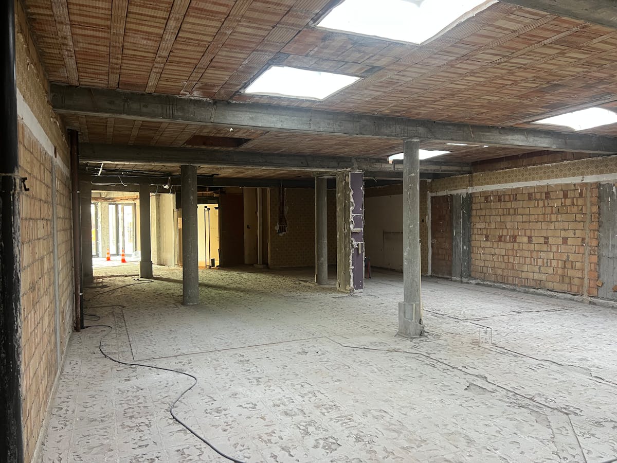 Handelsgelijkvloers van ca. 176 m² tot 234 m² nabij het centrum van Roeselare - foto 5