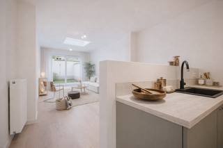 LiggingDeze prachtig volledig gerenoveerde woning is gelegen in de rustige Wielewaalstraat, met een uniek uitzicht op het park. U geniet hier van...