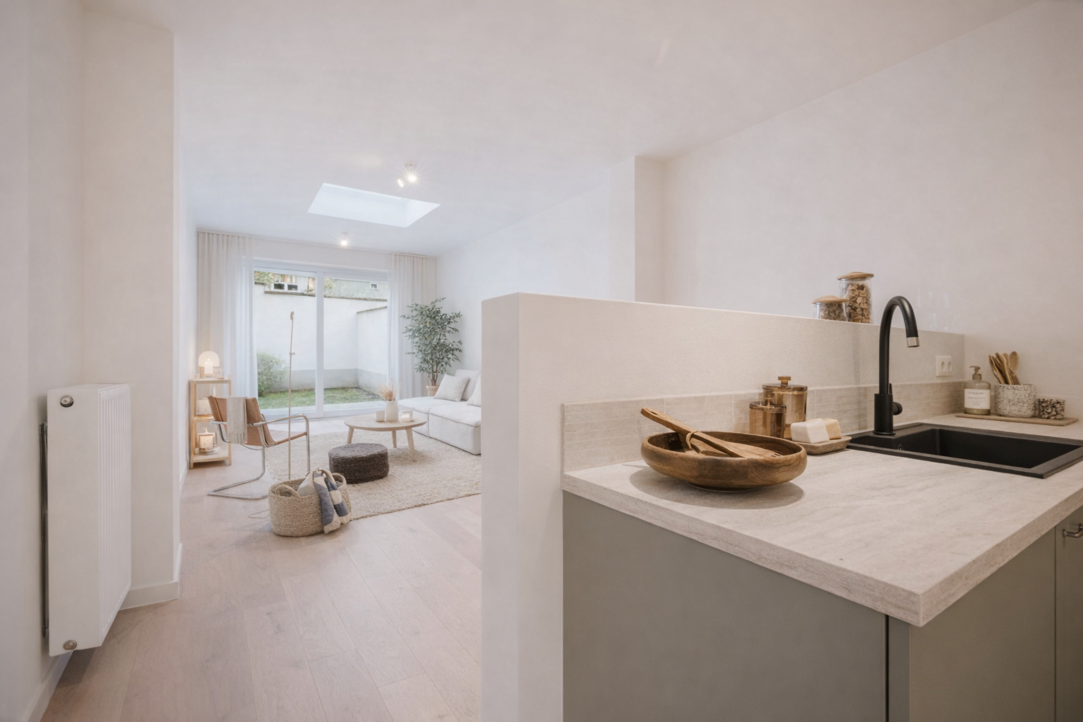 Binnenkort te koop: gerenoveerde woning met 4 slaapkamers en tuin  - foto 2