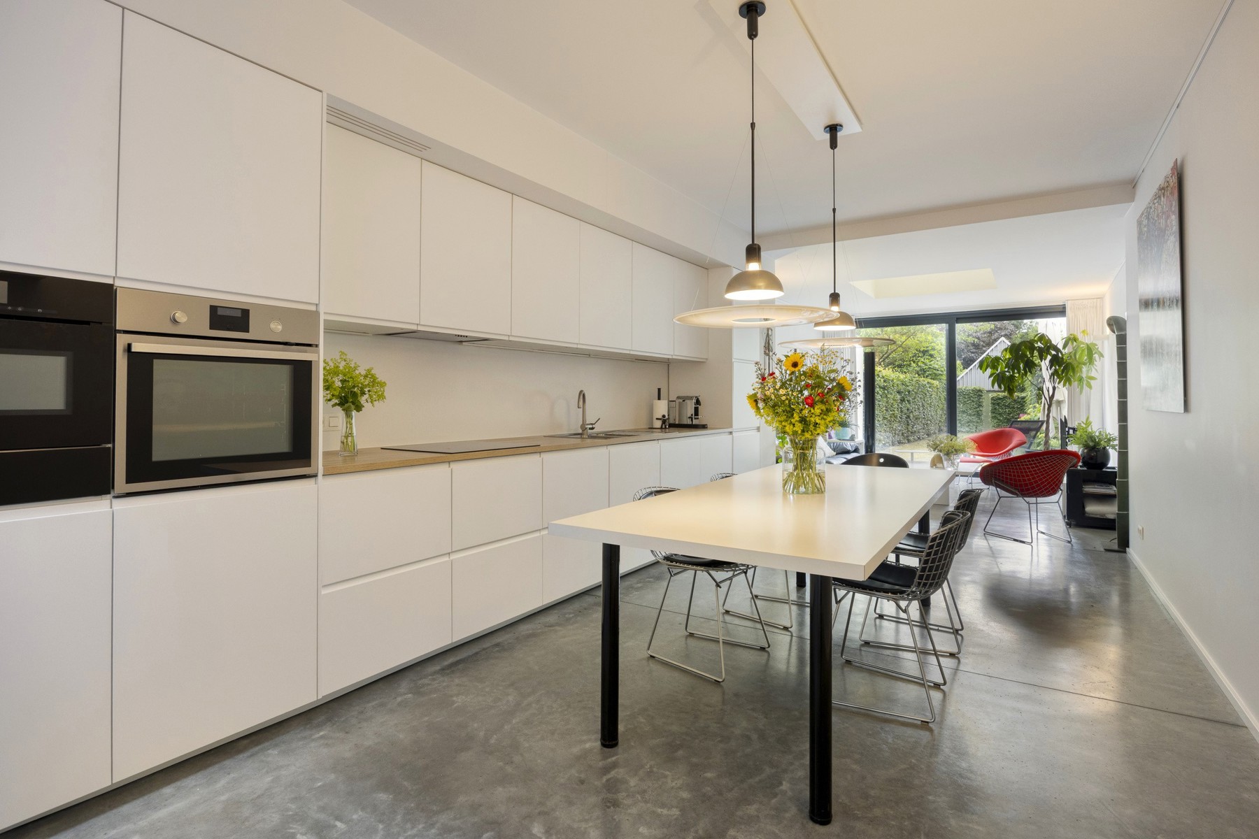 Volledig gerenoveerde woning met 3 slpk, bureau en tuin - foto 5