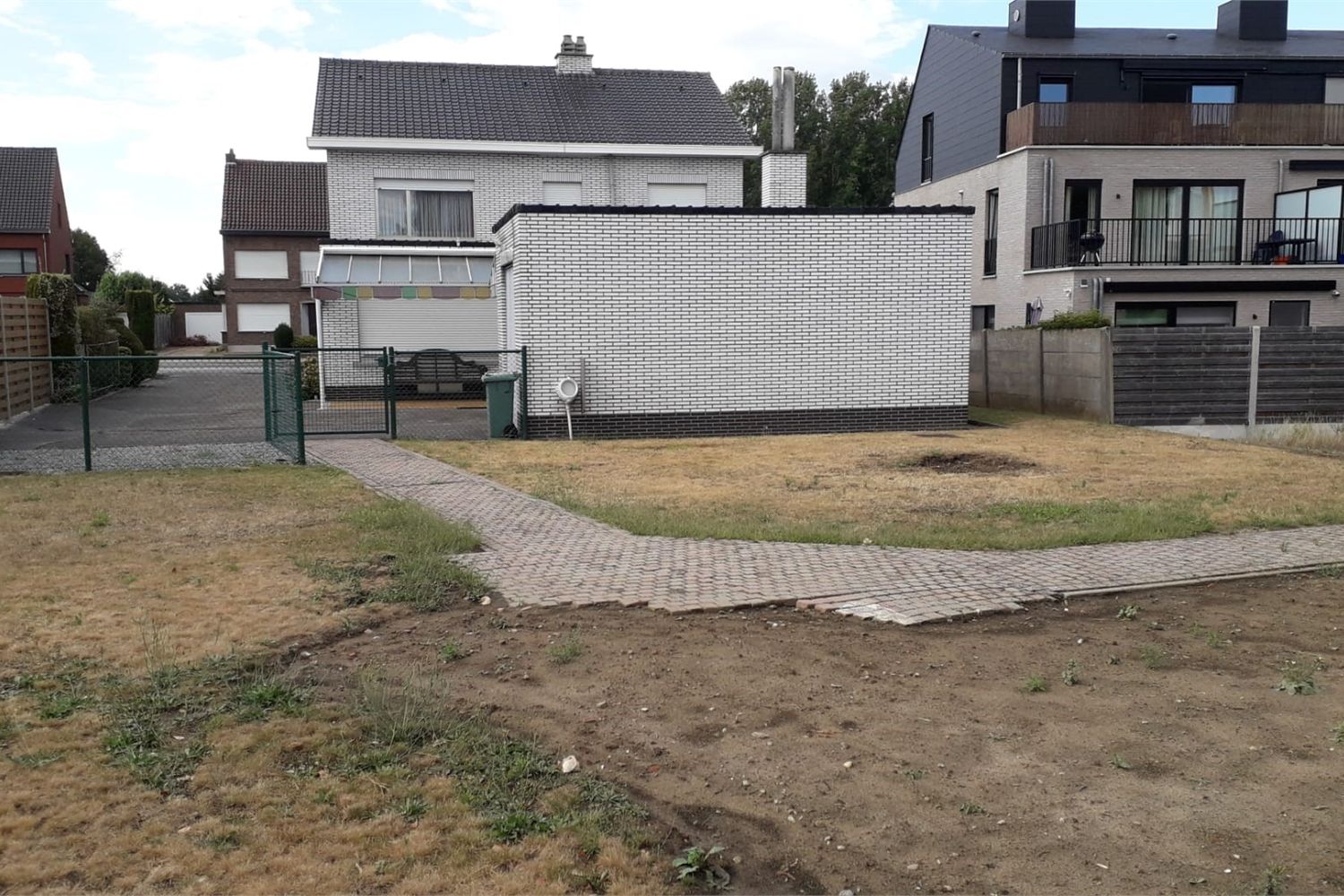 Woning OB met drie slaapkamers, garage en tuin. - foto 4