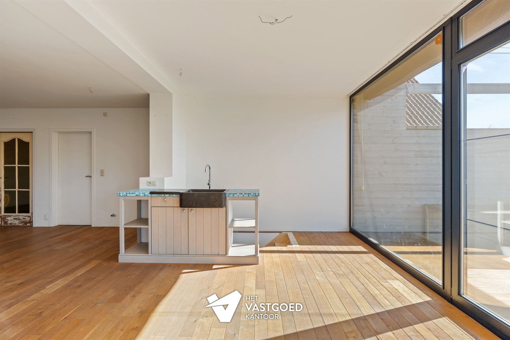 ZEER RUIME WONING MET TAL VAN MOGELIJKHEDEN OP BREED PERCEEL VAN 15 ARE TE KOERSEL - foto 5