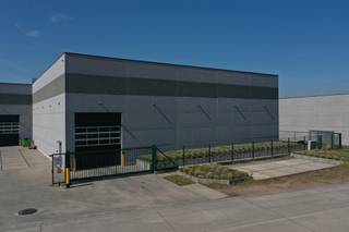 Bent u op zoek naar een functionele en goed bereikbare opslag- of bedrijfsruimte? Deze magazijnruimte van 625 m² in de industriezone De Nest...