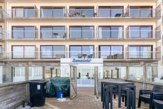 Well-known store 'Zeezicht' for sale in Blankenberge. Due to a well-deserved pension, this well-known business at an absolute top location will be available for a new generation of entrepreneurs.Are you looking for a profitable hospitality business with a loyal clientele and a breathtaking view? Hospitality establishment 'Zeezicht' is a household name in Blankenberge. Located on the lively seafront, you can enjoy a constant flow of tourists, day trippers and loyal locals.Benefits of the case:Top location: Located at the top commercial location of the Blankenberg seafront with maximum visibility.Capacity: Atmospheric taproom with bar and a cozy veranda terrace (40 seats).Sunny outdoor terrace directly on the promenade (30 seats).Ready to move in: Fully equipped hot and cold kitchen with separate washing-up area.Logistics: Spacious basement with extra storage space and well-maintained sanitary facilities.Do not hesitate to contact us if you are interested in this commercial property consisting of a hospitality property for sale. Register of measures: no