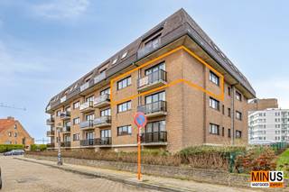 In de Troonstraat in Oostende, op slechts enkele stappen van het strand en de zeedijk van Mariakerke, bevindt zich dit goed onderhouden en...