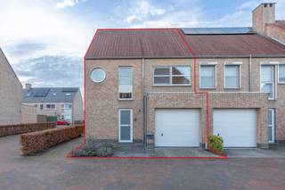 Instapklare gezinswoning met 4 slaapkamers in rustige wijk te centrum Vosselaar.EPC: 155 kWh/m² | 4 slaapkamers | 14 zonnepanelenOmschrijving:We...