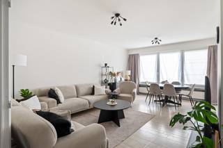 Interesse in dit mooi afgewerkt appartement? Bekijk de virtuele toer en maak via Livitas.be ONLINE je afspraak.Ben je op zoek naar een echt...