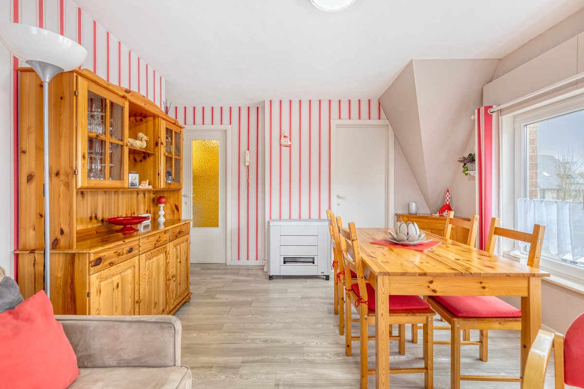 PERFECT ONDERHOUDEN 2 SLAAPKAMERAPPARTEMENT OP SLECHTS 200M VAN HET CENTRUM - foto 4