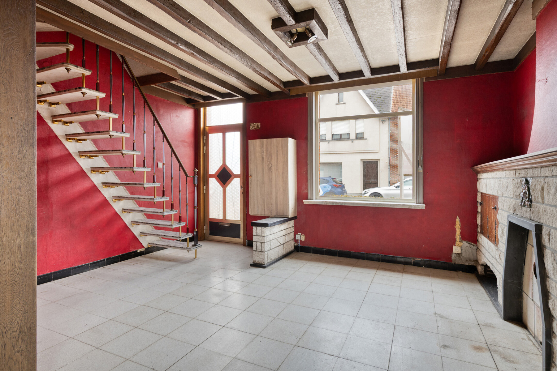 TE KOOP - Te renoveren halfopen bebouwing met 3 slaapkamers - foto 3