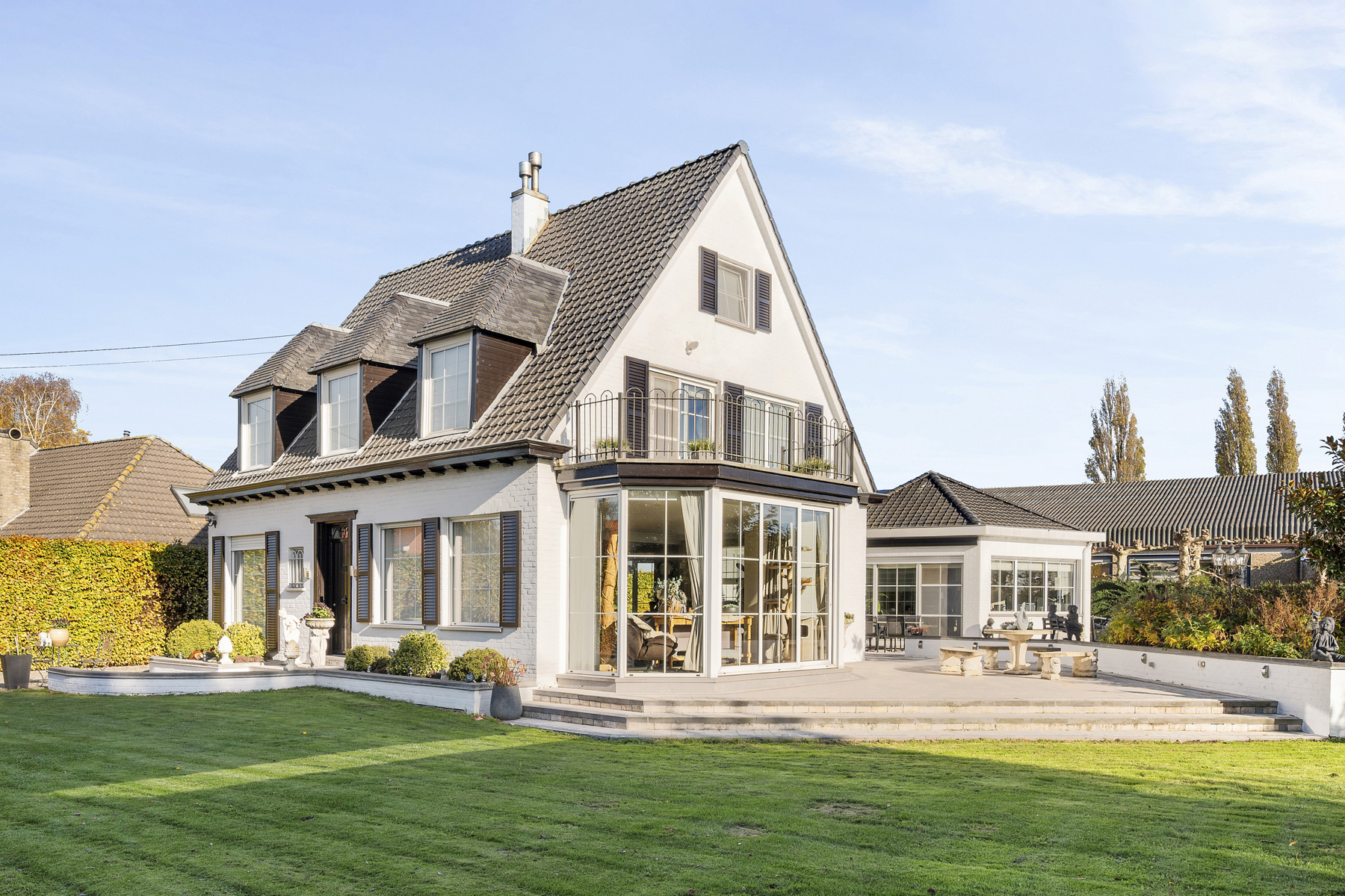 Villa op 2.890m2 met zwembad, vijver en loods - foto 4