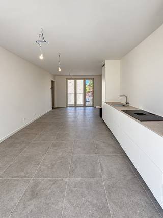 <p>Nieuwbouwappartement met 2 terrassen te Pelt (Overpelt):</p><ul><li>Zeer energiezuinig</li><li>2 slaapkamers</li><li>Ondergrondse autostaanplaats + private kelderberging</li><li>Zonnepanelen</li><li>Centrum Overpelt</li><li>Huurprijs van €1.150,- per maand (inclusief gemeenschappelijke lasten)</li><li>Onmiddellijk beschikbaar</li></ul><p>Voor meer info: nick@eratournier.be</p>