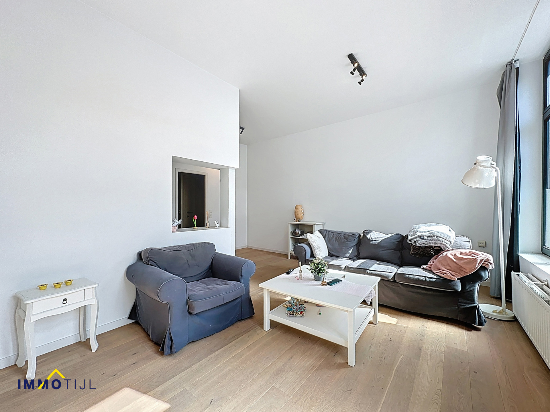 Recent vernieuwd triplex appartement met terras te centrum Aalst. - foto 2