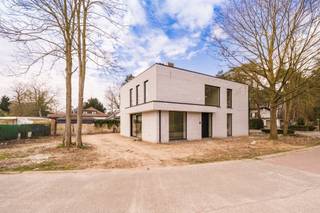 Luxe nieuwbouwvilla, innovatief design en comfort, geen BTW enkel registratieOntdek deze prachtige nieuwbouwvilla, gebouwd volgens de nieuwste...