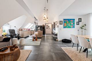 Het betreft:1. Een ruim appartement op de eerste verdieping van ca. 113 m² EN2. Een fantastisch dakappartement van ca. 162 m² EN 3. Een...