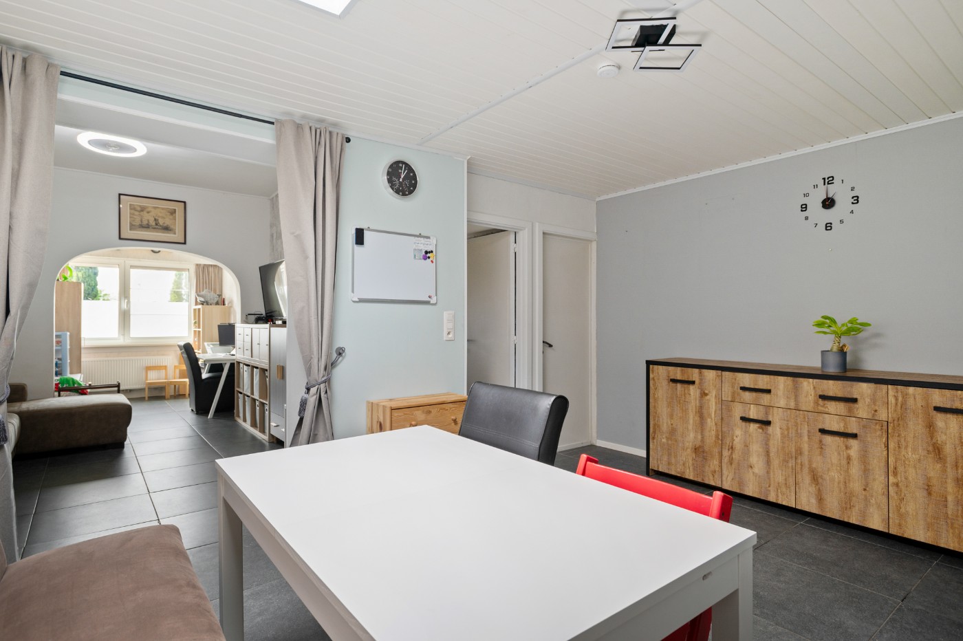 Toffe halfopen ééngezinswoning met 2 slpk., garage/werkplaats én ruime tuin - foto 5