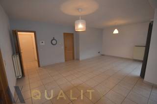 Nabij het station van Dendermonde gelegen, energiezuinig, Instapklaar gelijkvloers 3 slpk.-appartement (120 m²) met 2 badk., een...