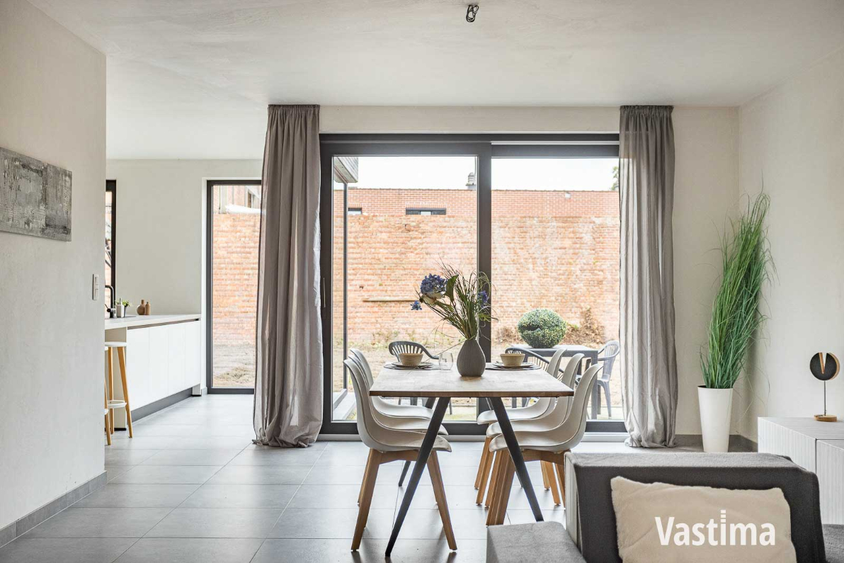 Nieuwbouw gesloten woning met 3 slaapkamers, garage en tuin - foto 4