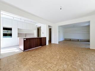 Tel: 0456 12 69 37 / E-mail: kilian.f@weinvest.beWe Invest biedt exclusief dit prachtige volledig gerenoveerde appartement met 4 slaapkamers van 213...
