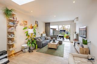 BEZOEKMOMENT DONDERDAG 12/2 VAN 16U TOT 18U (ENKEL OP AFSPRAAK).Bent u op zoek naar een instapklare woning in Sint-Niklaas? Dan is dit zeker iets...