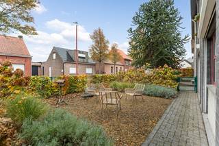 Verzorgd en instapklaar appartement op de gelijkvloerse verdieping te Essen-Wildert! Het goed onderhouden appartement bevat o.a. een ruime...