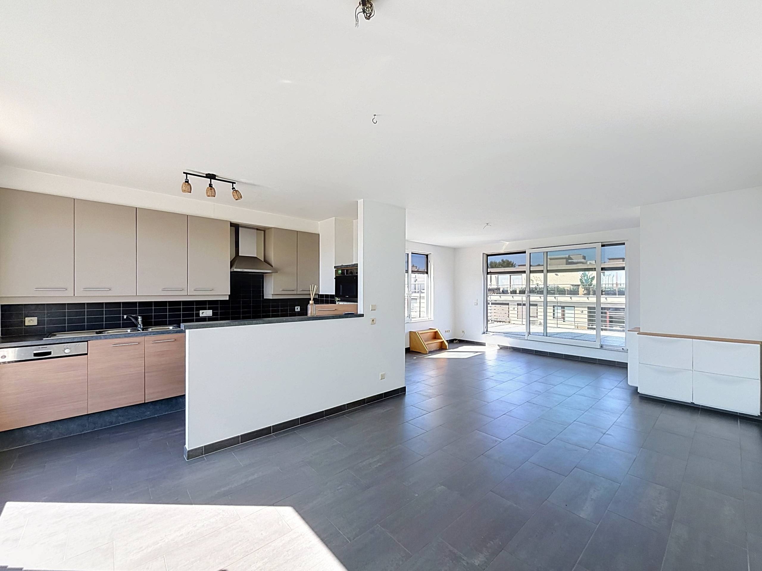 Penthouse met 3 terrassen in Sint-Jans-Molenbeek met terras - foto 4